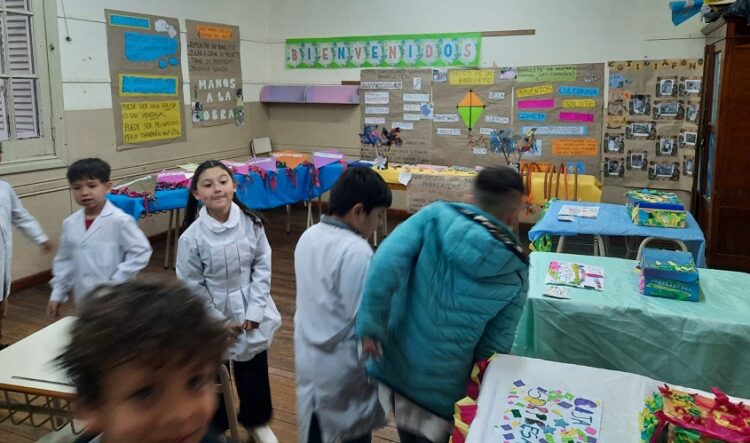 Todas las imágenes de la Feria de Ciencias, Arte y Tecnología de la escuela 6035